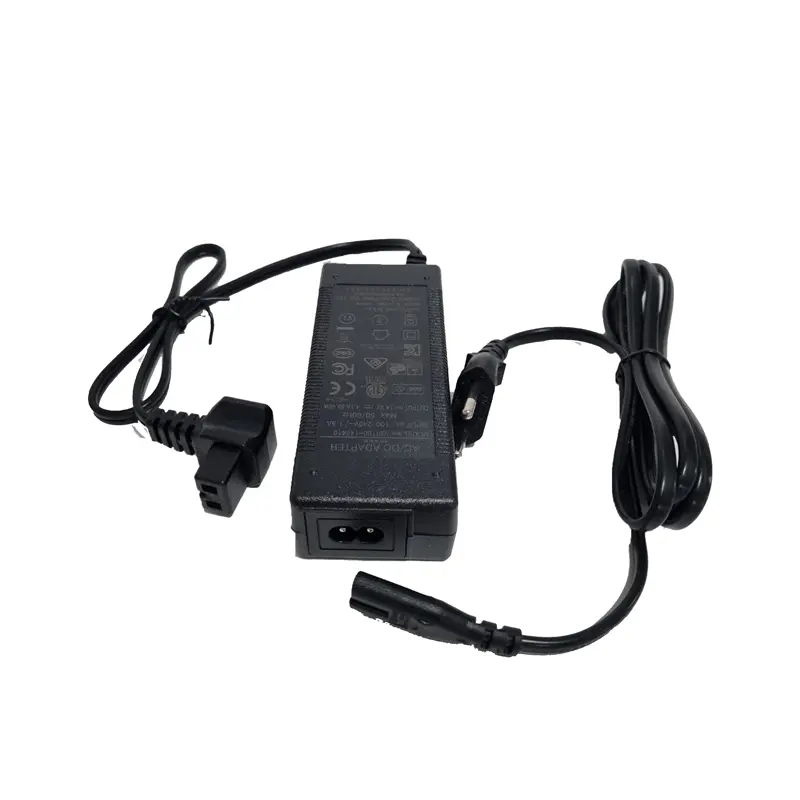 آداپتور 220 یخچال آلپیکول از نمای روبرو