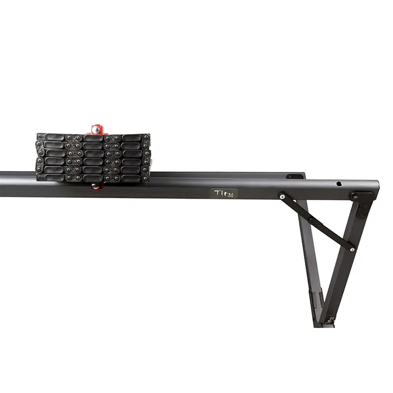 نمای نزدیک از اتصالات میز کمپینگ آلومینیومی