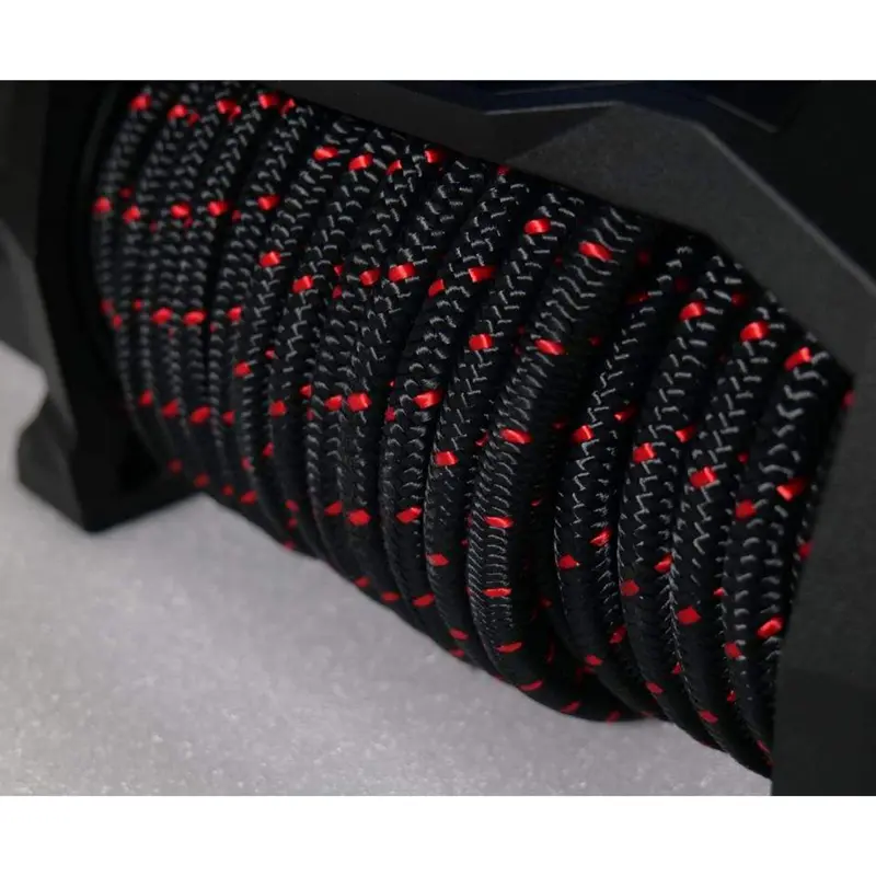 نمای بسیار نزدیک از طناب الیافی وینچ