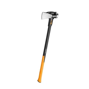 نمای روبرو از تبر و پتک فیسکارس (Fiskars) فنلاند