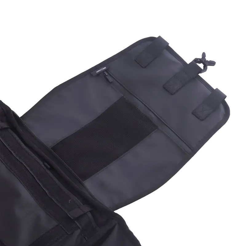 نمای نزدیک از قفل های کوله پشتی 40 لیتری