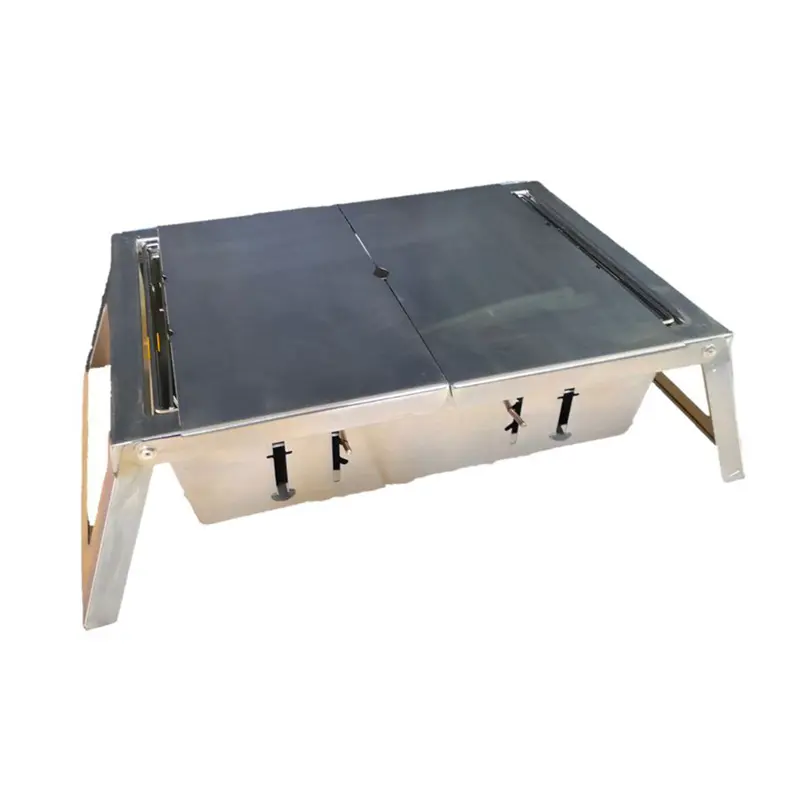 نمای 45 درجه از باربیکیو و گریل رومیزی تاشو