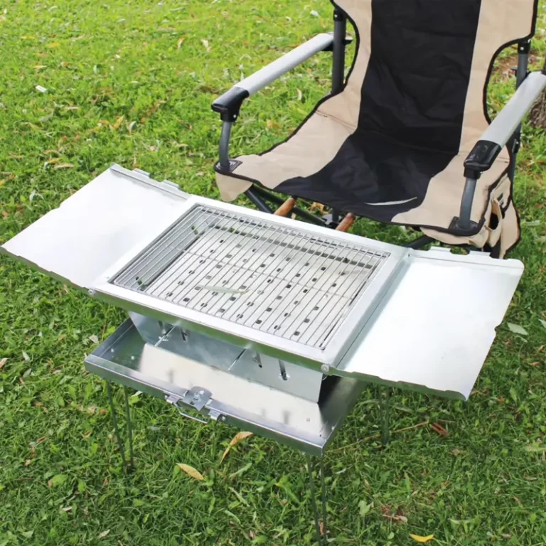 نمای بالا از باربیکیو و گریل میز دار 4x4Class