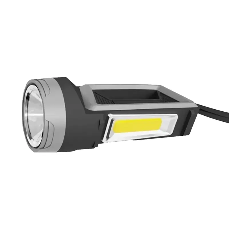 نمای نزدیک از چراغ قوه دستی مسافرتی