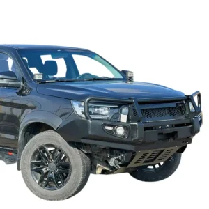 نمای 45 درجه از سپر جلو فولادی گارد دار 4x4class