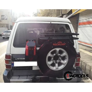 سبد نردبان و پایه گالن راک لند نصب شده روی زاپاس خودرو