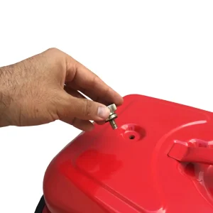 نمای نزدیک از سوپاپ گالن حمل سوخت فلزی خوابیده نکو