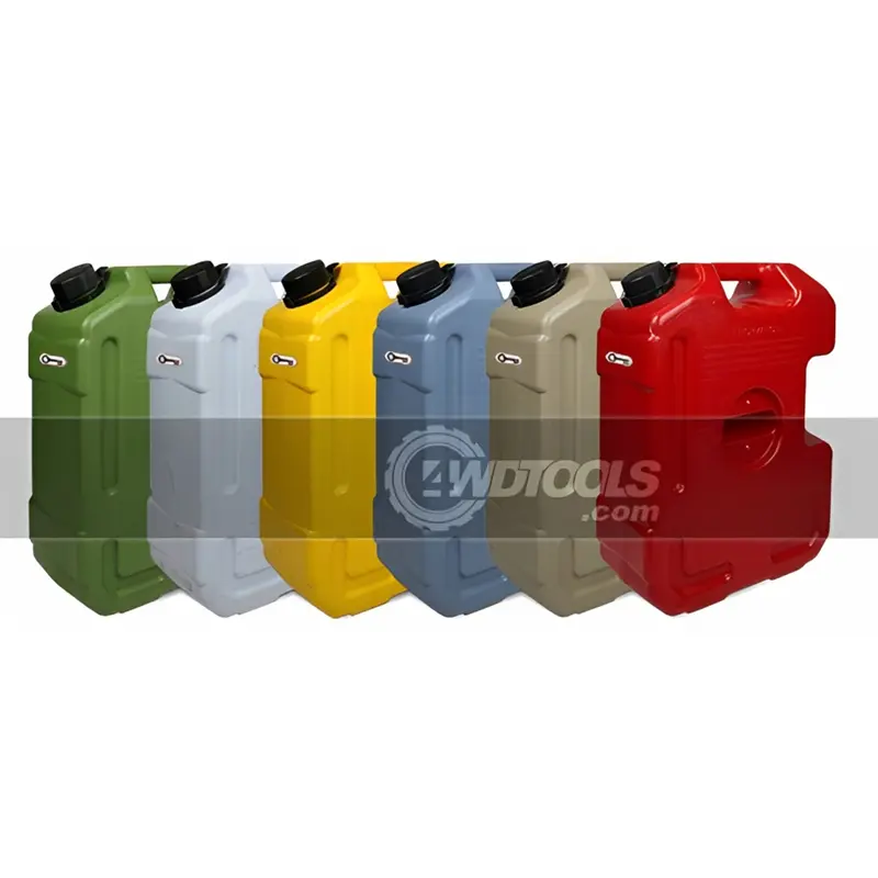 تعدادی گالن آب پلاستیکی 20 لیتری با تنوع رنگی در کنار هم