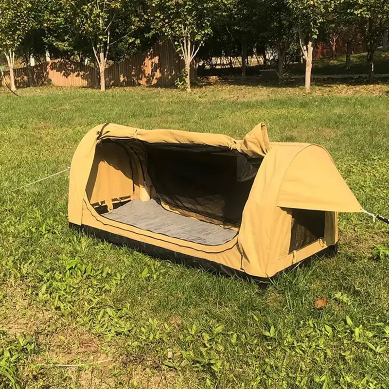 چادر سواگ بادی دو نفره از نمای کناری در فضای باز