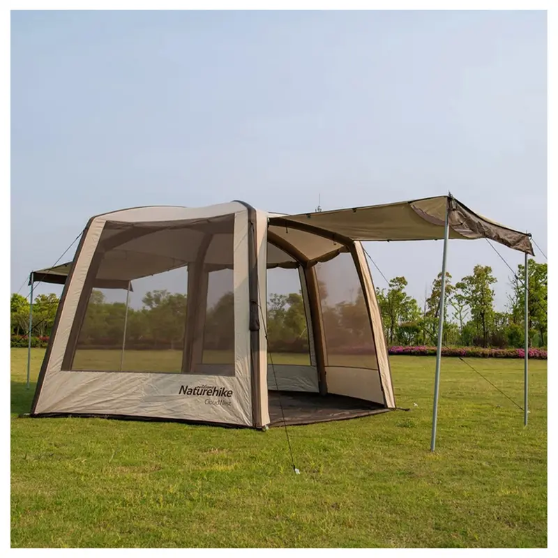 نمای کناری از چادر بادی در فضای باز