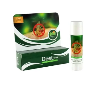 قلم دافع حشرات دیت (Deet) در کنار جعبه بسته بندی