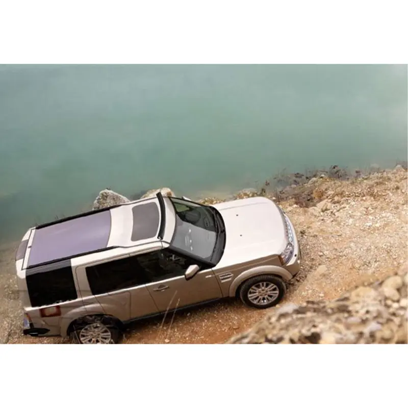 لایت بار دو ردیفه قوس دار نصب شده روی خودروی آفرودی