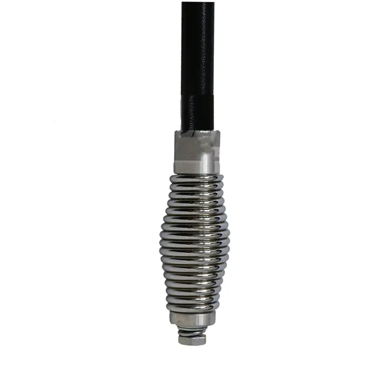 نمای نزدیک از جزئیات آنتن آفرود مشکی مدل AAB100