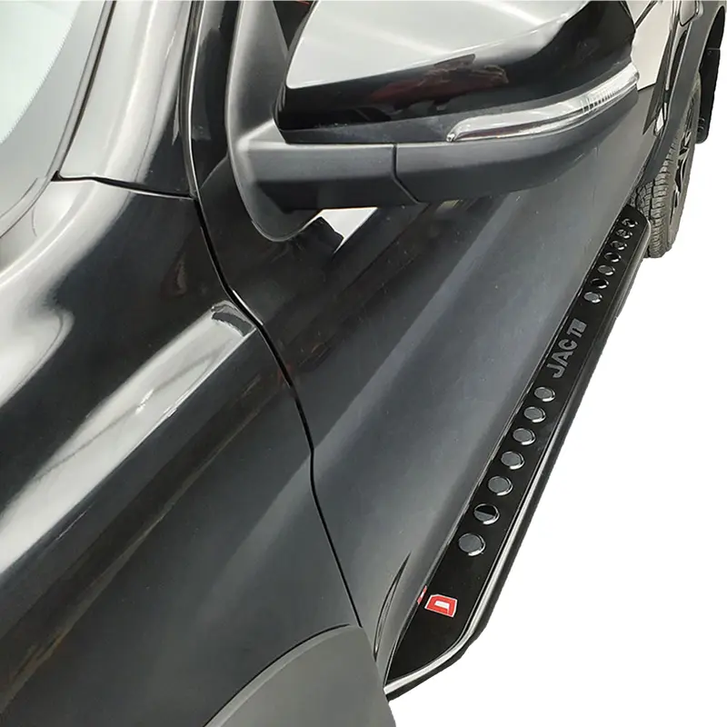 رکاب آفرود فلزی KMC T8 از نمای نزدیک