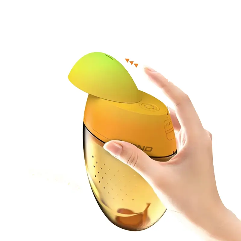 بیده شارژی جیبی در دست یک نفر در حال استفاده