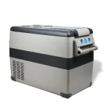 نمای 45 درجه از یخچال مسافرتی آلپیکول مدل CF45