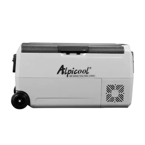 نمای روبرو از کنار یخچال و فریزر قابل حمل آلپیکول (Alpicool)
