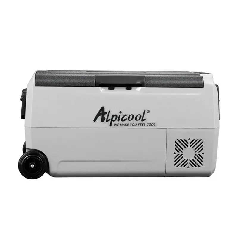 نمای روبرو از کنار یخچال و فریزر قابل حمل آلپیکول (Alpicool)