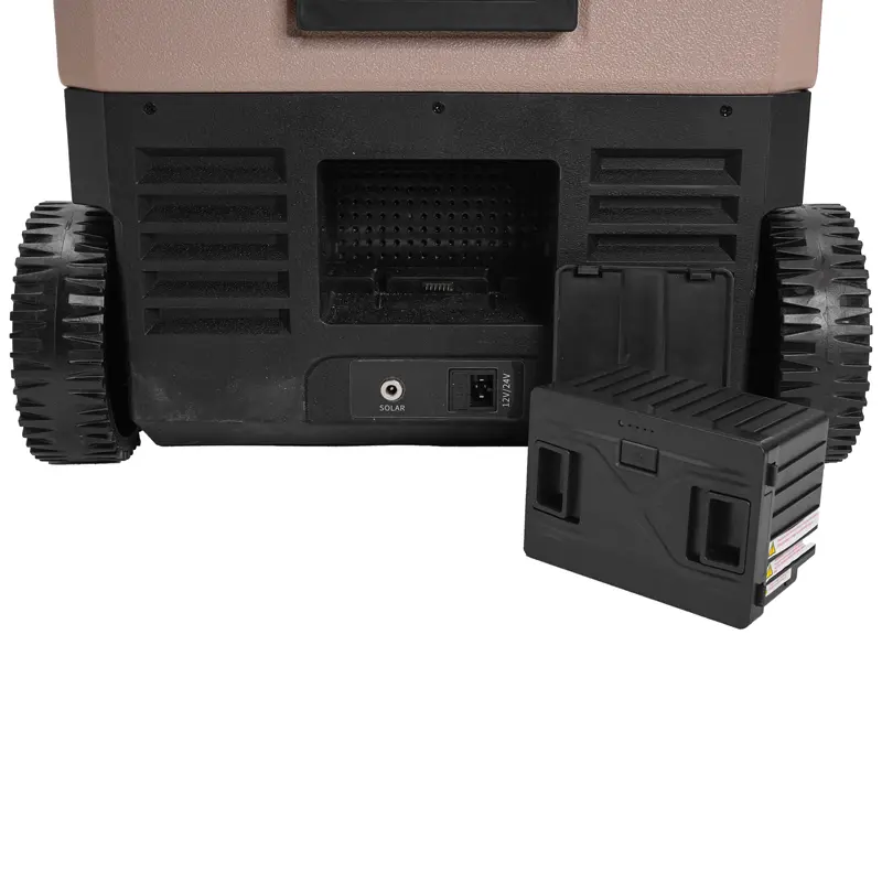 نمای نزدیک از محل باتری یخچال آلپیکول همراه با باتری