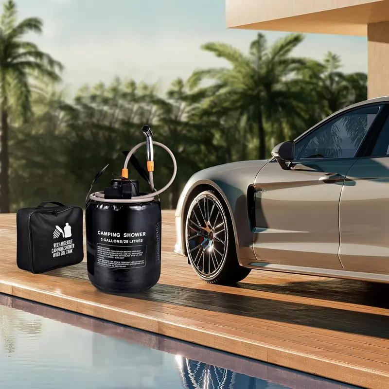 دوش قابل حمل شارژی 4.2 ولت در کنار خودرو