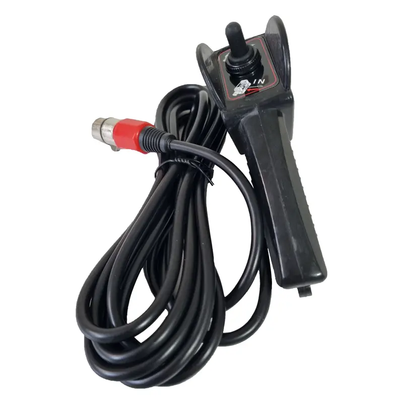 نمای نزدیک از ریموت سیمی وینچ آرمور