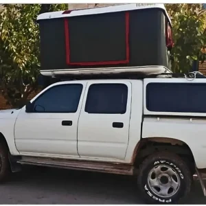 نمای کناری از چادر سقفی خودرویی