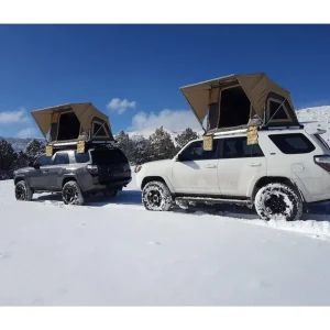 دو عدد چادر سقفی اتوماتیک نصب شده روی خودروها