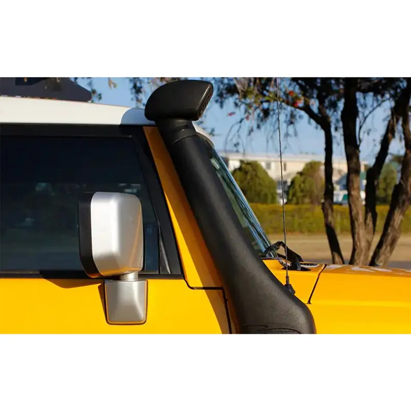 نمای کنار از اسنورکل تویوتا FJ کروزر کوتاه نصب شده روی خودرو