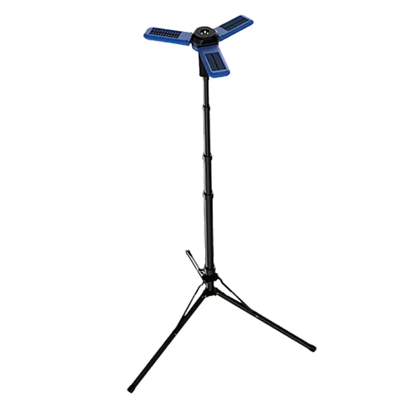 چراغ کمپینگ سولار پنل دار در حالت باز از نمای روبرو