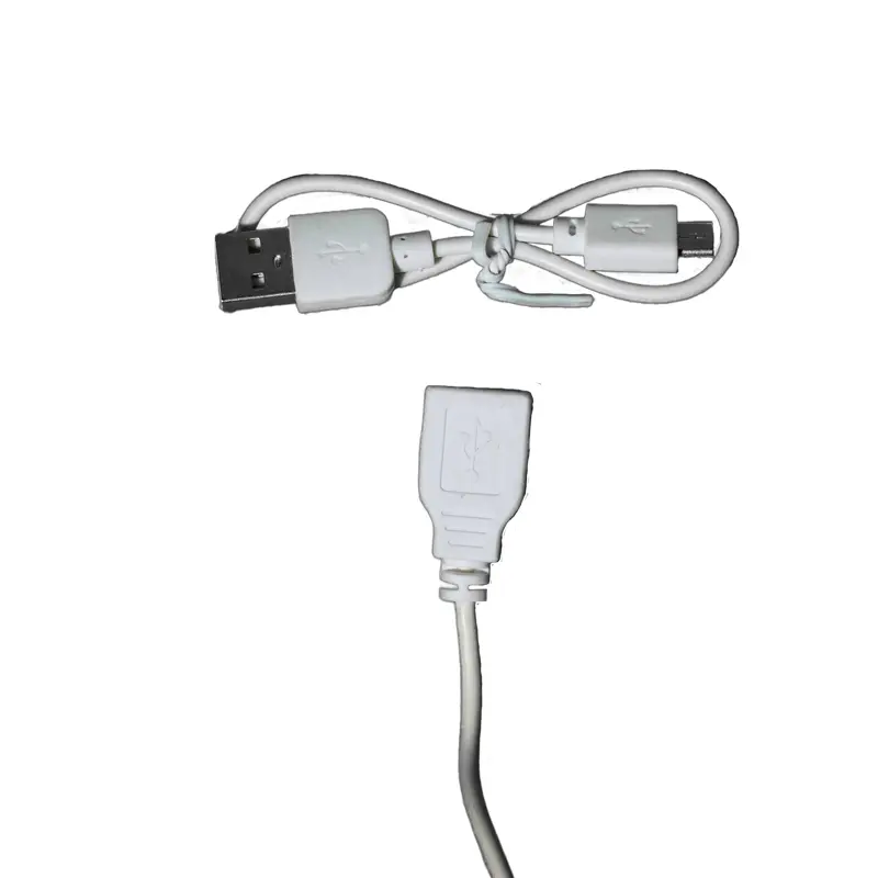 نمای نزدیک از کابل شارز پنل خورشیدی GDLITE کوچک