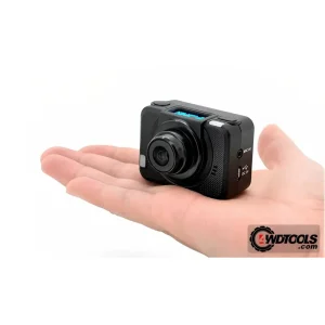 دوربین ورزشی G8900 در دست یک نفر