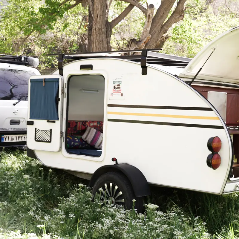 کاراوان مسافرتی مدل قطره از زاویه ی 45 درجه