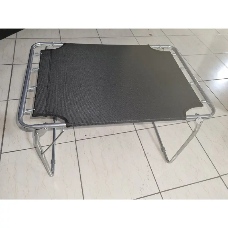 میز سفری با قفل میله ای از نمای بالا