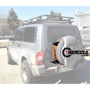 نردبان چرخ زاپاس Camel Offroad نصب شده روی زاپاس