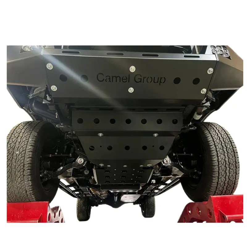 winch-tray-co110-cover- سینی وینچ فولادی KMC T8 نصب شده روی خودرو