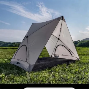 سایبان کمپینگ 2 نفره (Wild Land) از نمای 45 درجه در حالت نصب شده